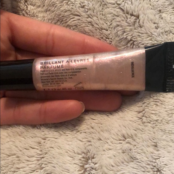 Victoria Secret Lip Gloss - Picture 3 of 3